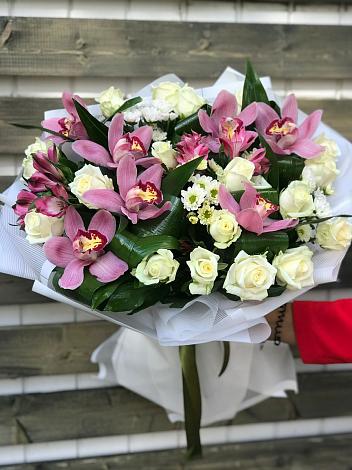 Букет цветов из: Розы и Хризантемы в Братске