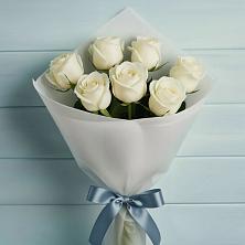 Букет 7 Белых роз Эдлесс Лав в Братске