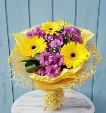 Букет одинокая звезда в Братске Букет цветов из:  Хризантемы и Герберы в Братске