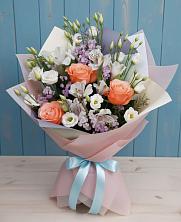 Букет цветов из:  Лизиантусы, Розы, Альстромерии и Гипсофила в Братске