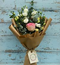 Букет цветов из:  Розы и Лизиантусы в Братске